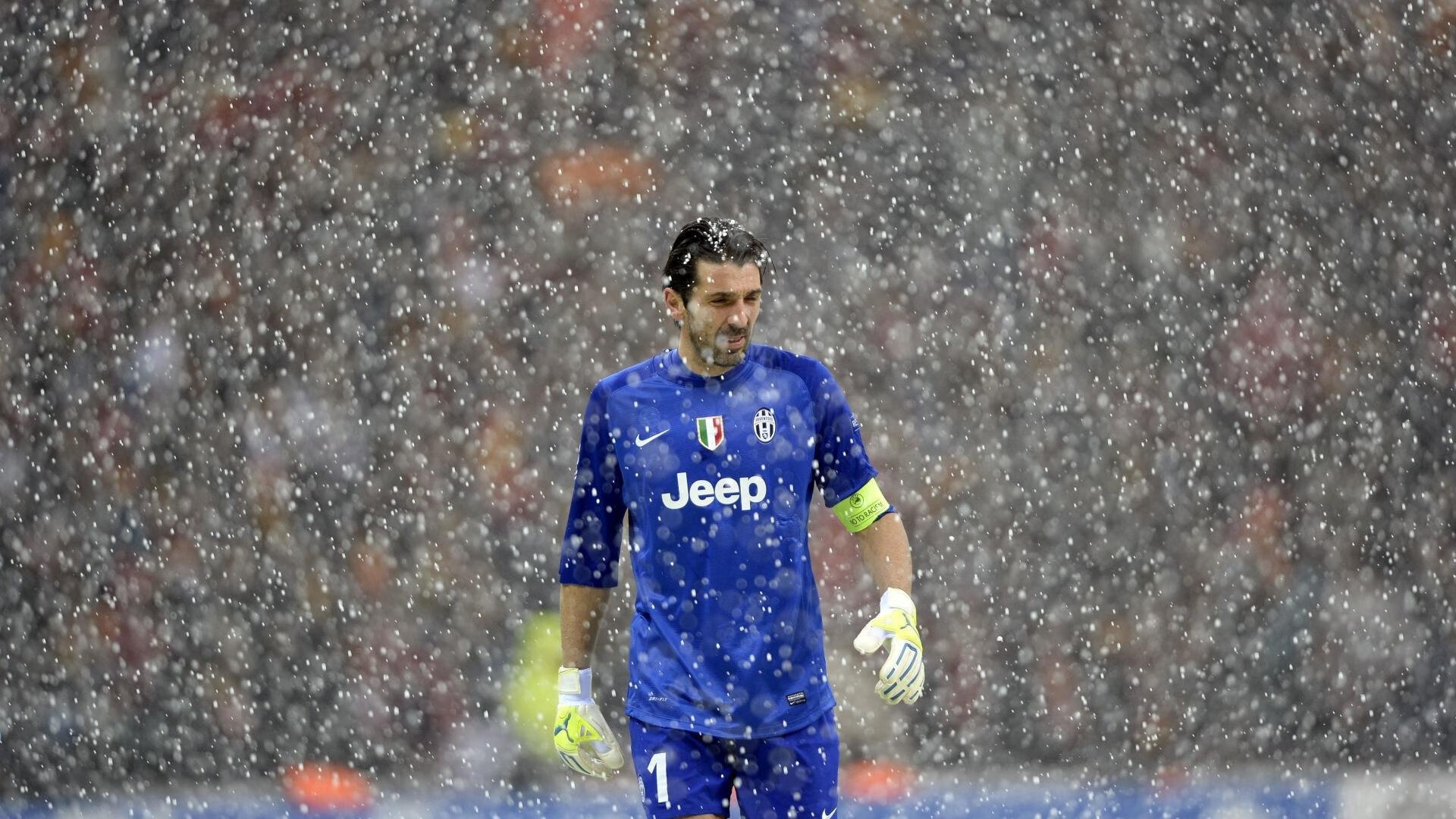 三人传控小组建立中路优势,“三人小组”模式