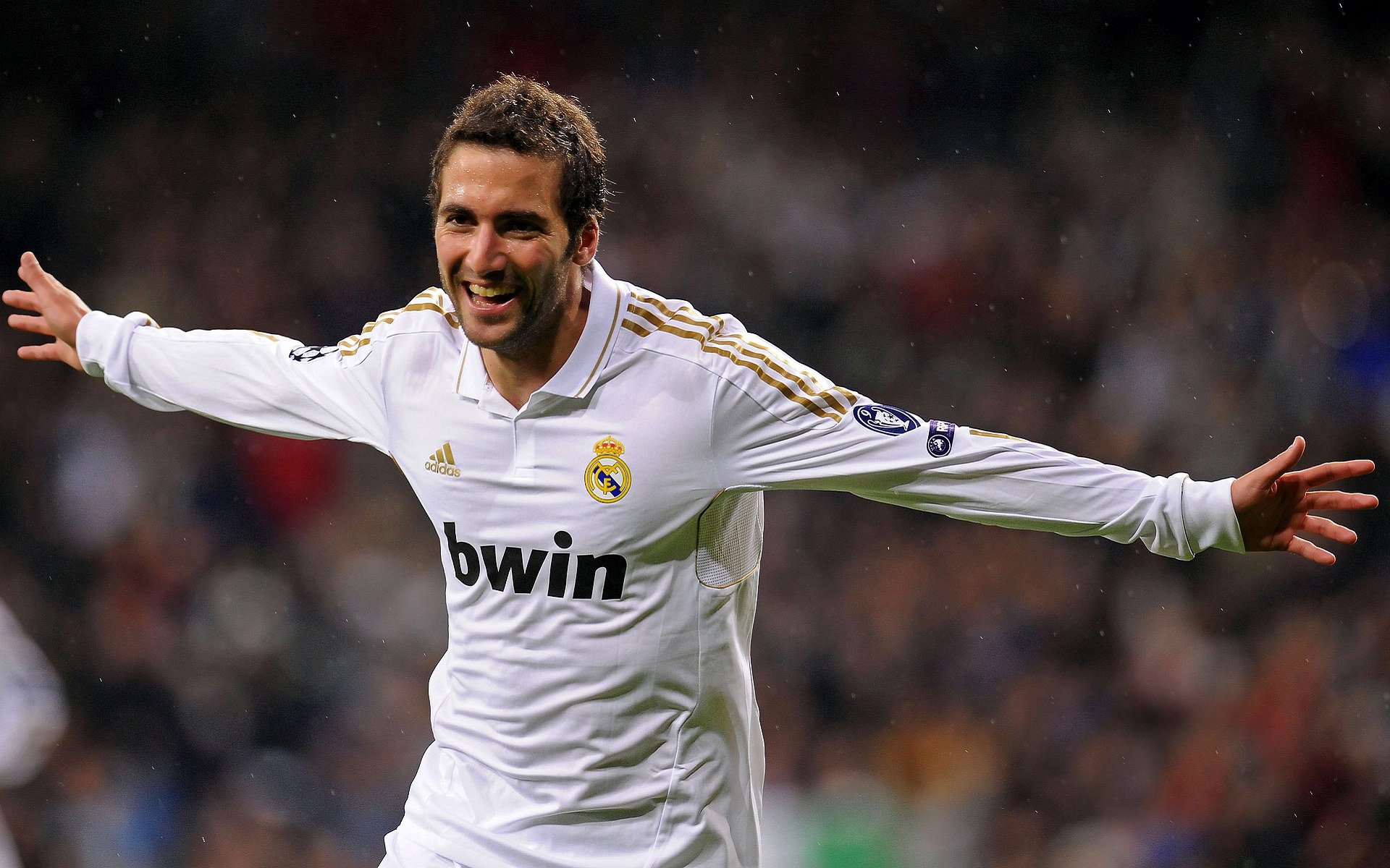 平台推出赛事幕后特辑展现球员生活日常增强粉丝粘性